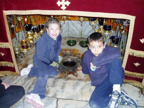 28-Israel-Kids-in-Bethlehem-Manger